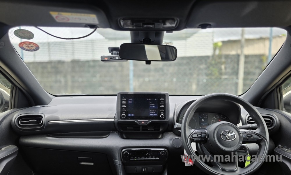 2022 Toyota Yaris Hybrid photo 7