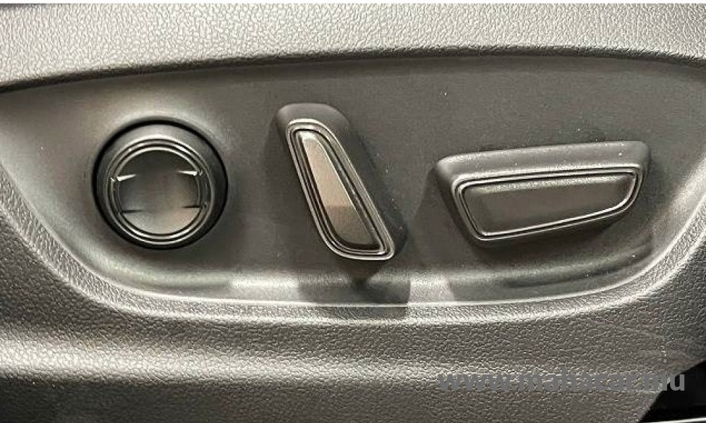 2023 Toyota Crown photo 4