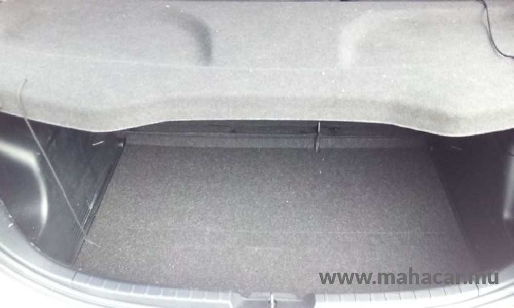 2020 Toyota VITZ HYBRID F photo 10