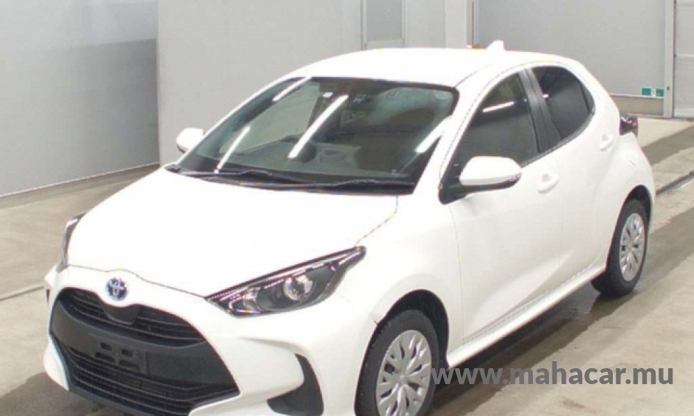 2020 Toyota Yaris, White