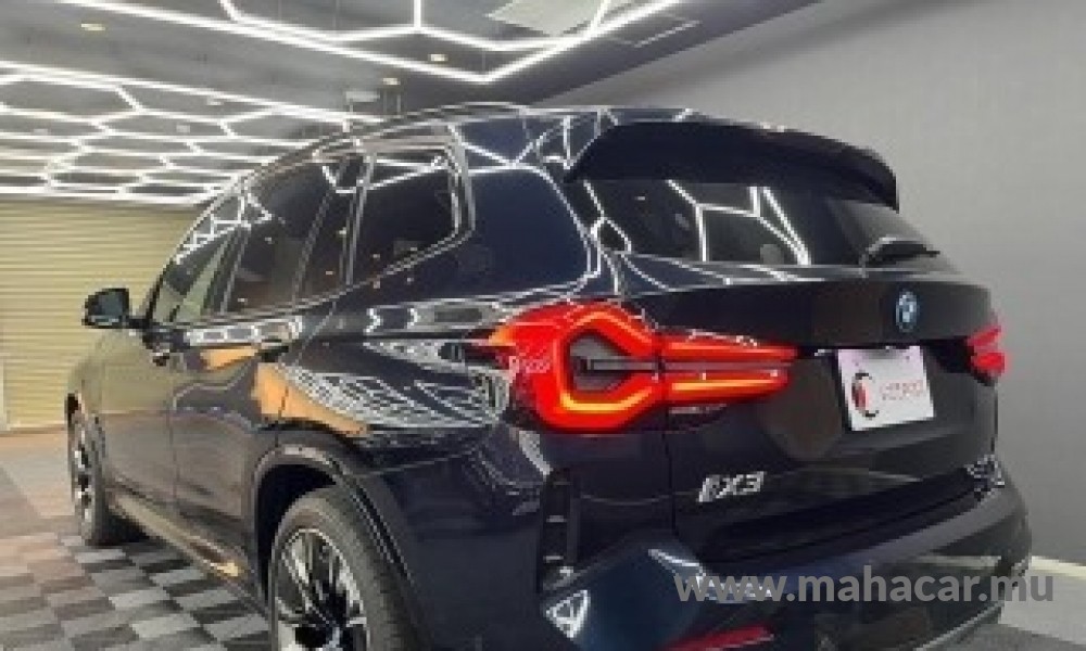 2024 BMW iX3 photo 4