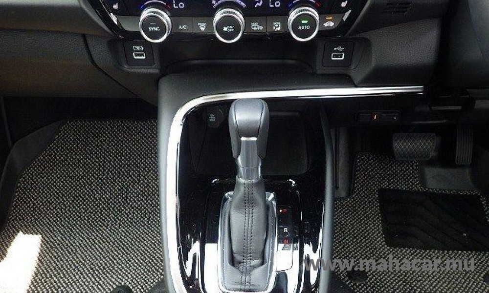 2022 Honda VEZEL Z HYBRID photo 5