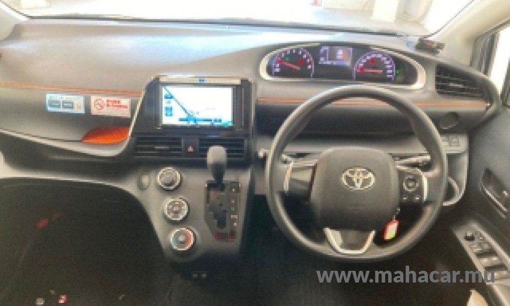 2022 Toyota Sienta photo 4