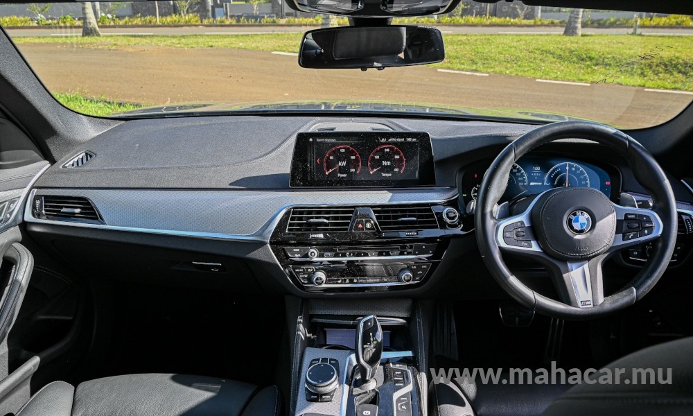 2019 BMW 530e photo 8
