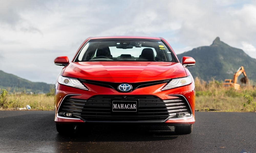 2021 Toyota Camry photo 2