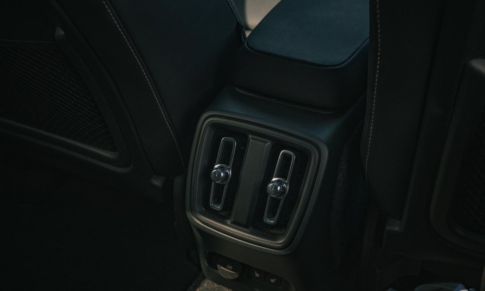 2022 VOLVO C40 photo 14