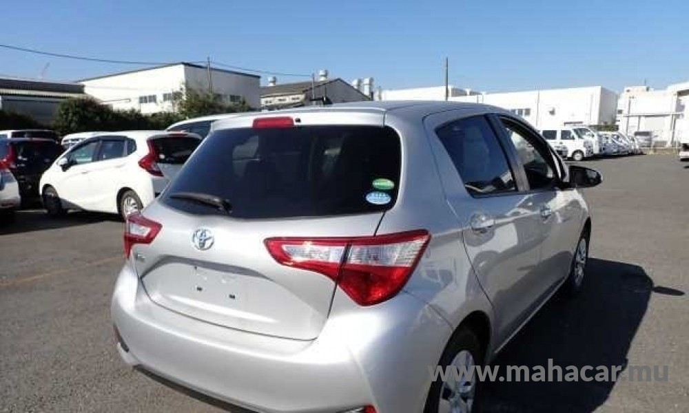 2019 Toyota Vitz photo 6