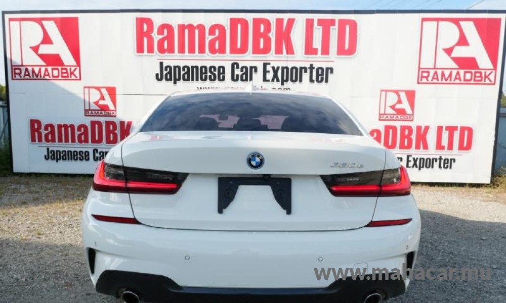 2022 BMW 330e photo 5