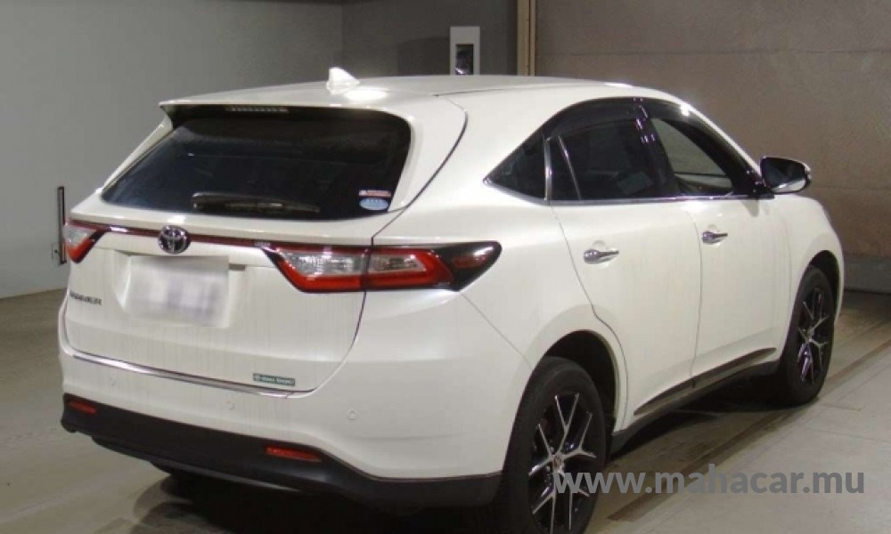 2020 Toyota Harrier photo 2