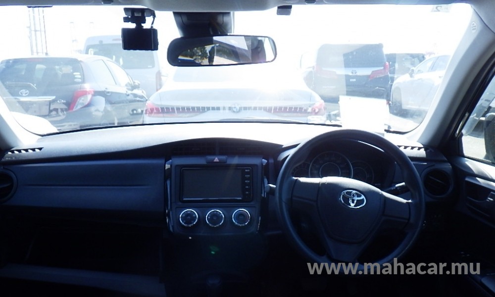2020 Toyota Corolla Axio photo 4