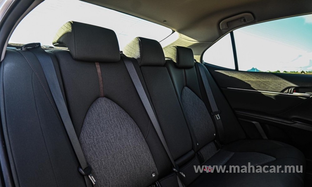 2020 Toyota Camry photo 7