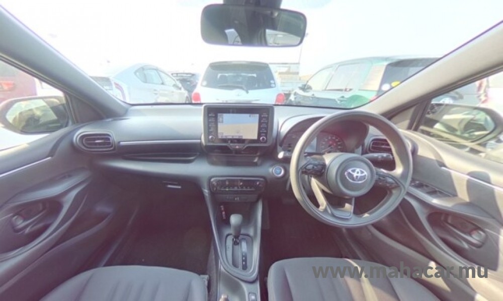 2021 Toyota Yaris Hybrid photo 5