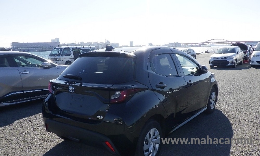 2022 Toyota Yaris Hybrid photo 9