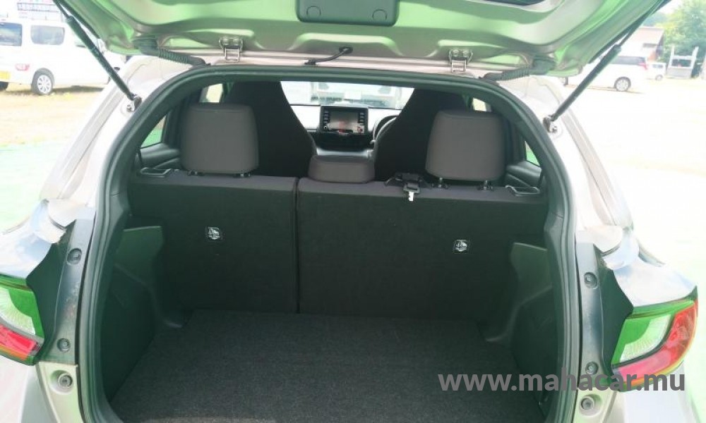 2023 Toyota Yaris Hybrid photo 3
