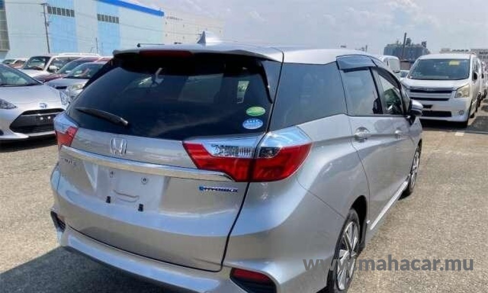 2019 Honda SHUTTLE HYBRID photo 3