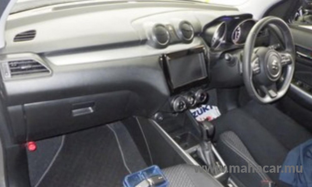 2020 Suzuki Swift Hybrid photo 3