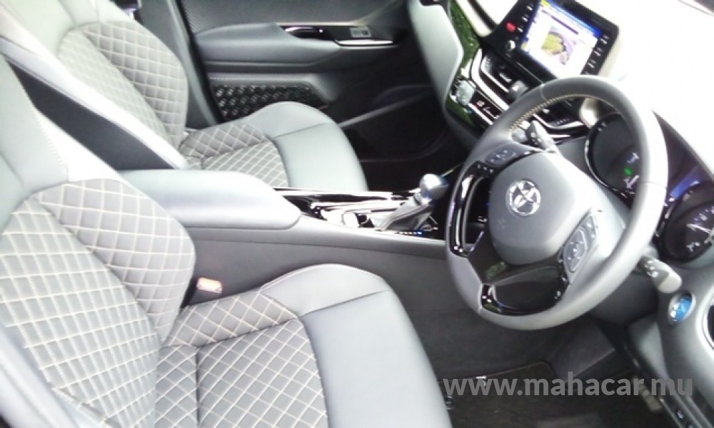 2022 Toyota CHR HYBRID photo 7