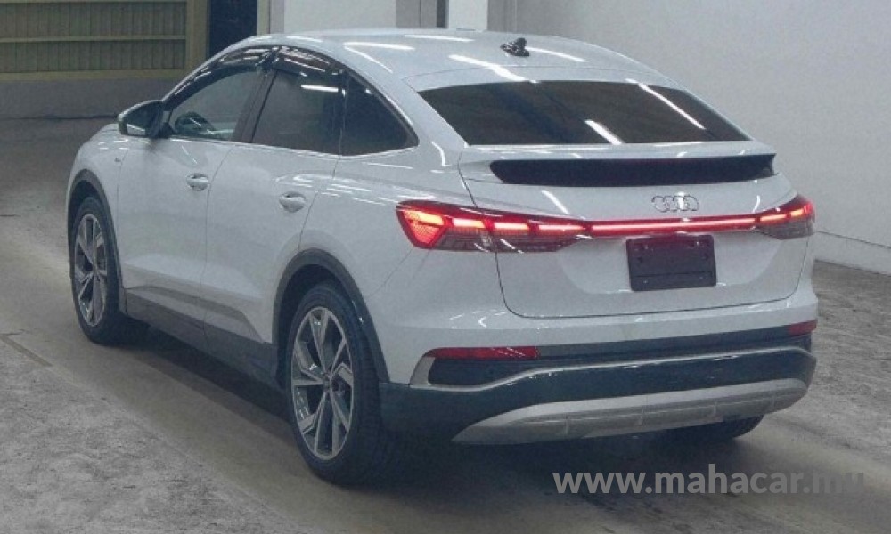 2023 AUDI Q4 photo 3