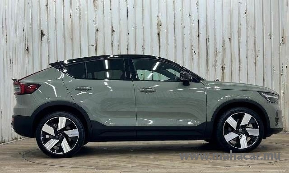 2022 VOLVO C40 photo 3