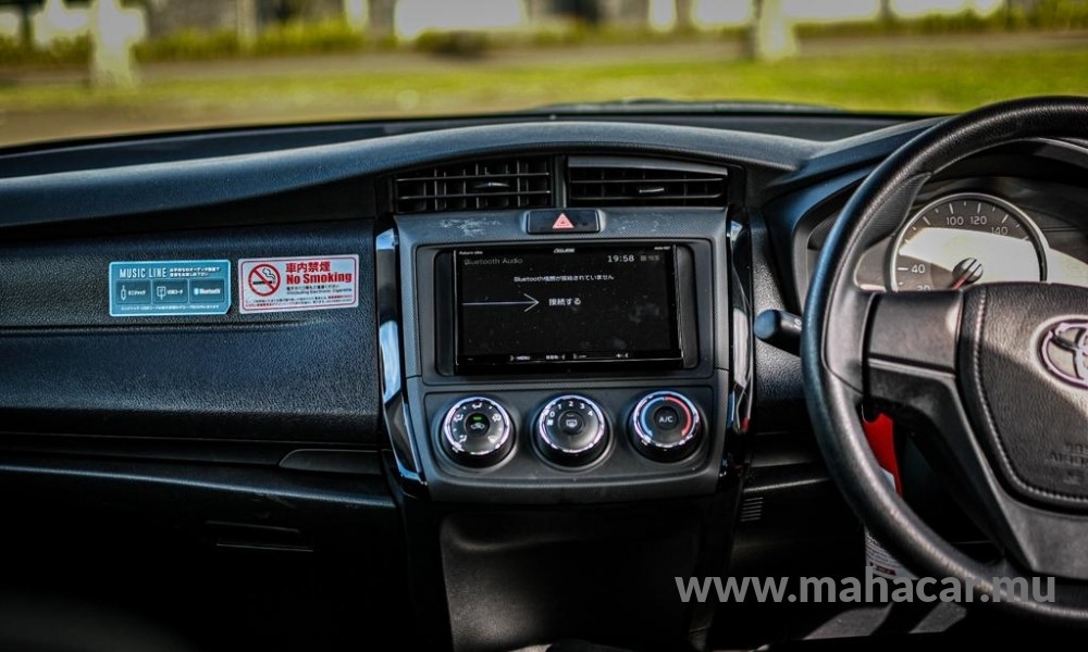 2019 Toyota Corolla Axio photo 5