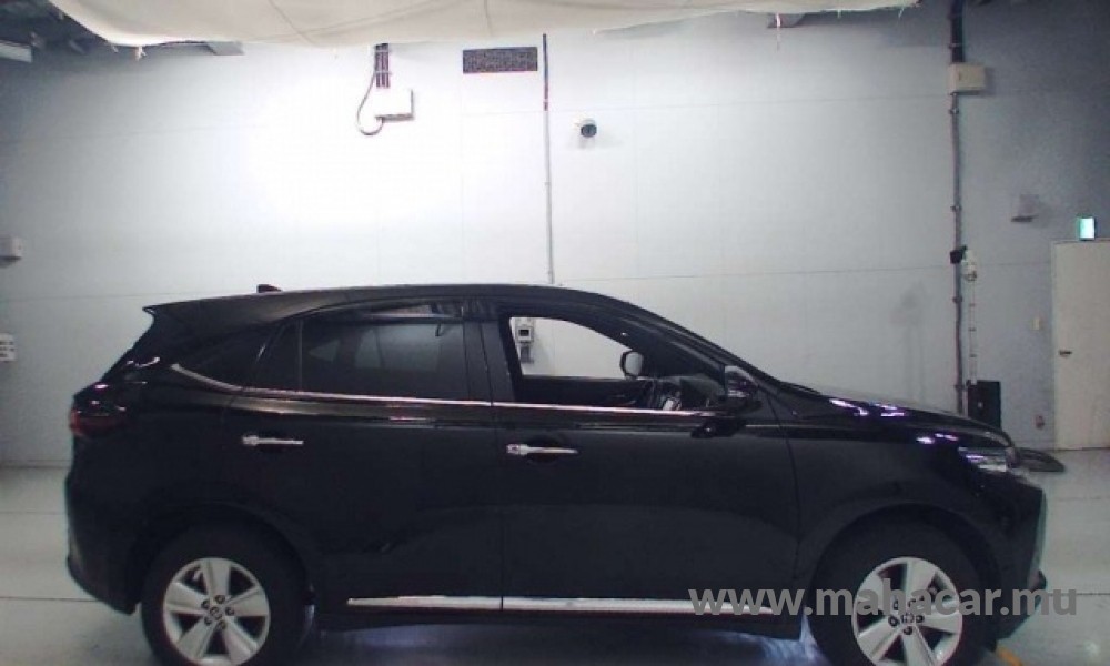 2020 Toyota Harrier photo 3