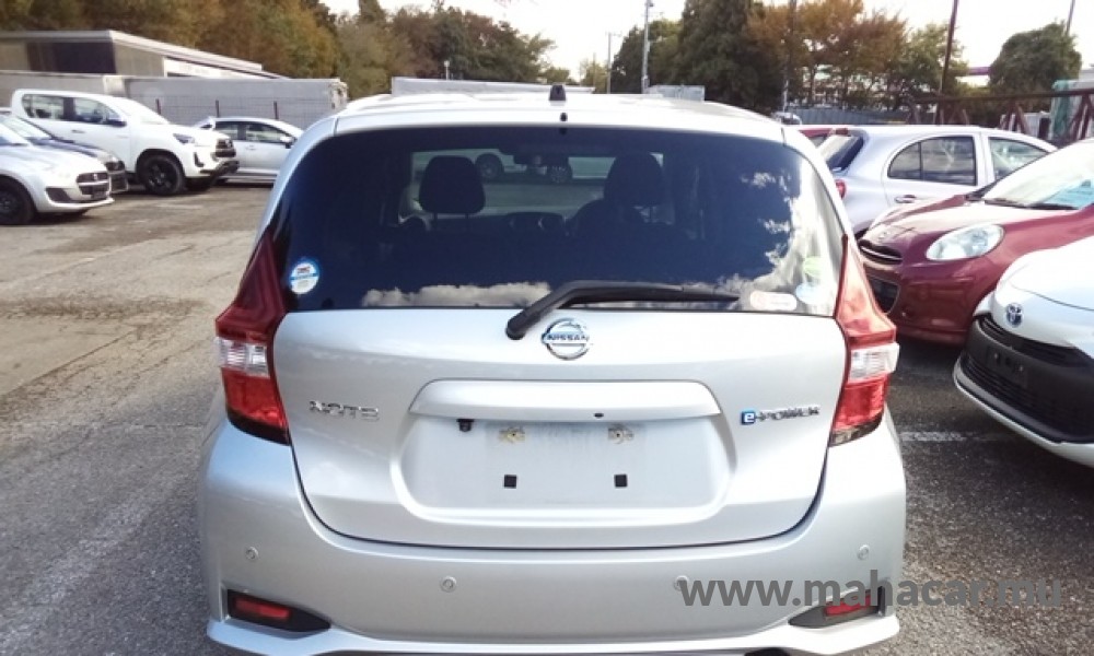 2020 Nissan NOTE E-POWER photo 9