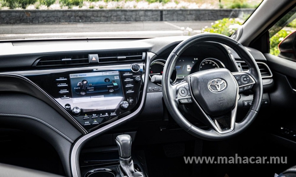 2020 Toyota Camry photo 6