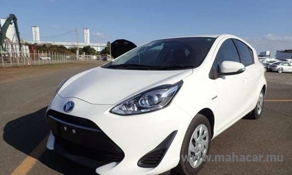2018 Toyota AQUA photo 2