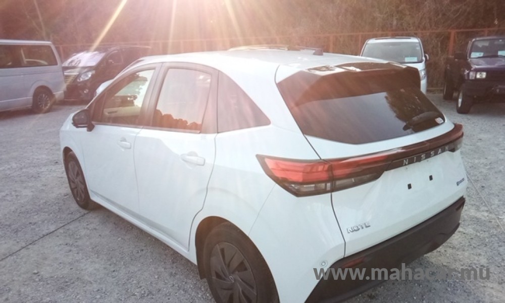 2022 Nissan NOTE E-POWER photo 5