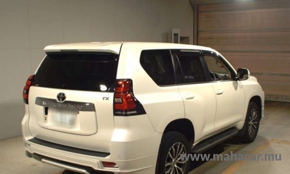 2020 Toyota Land Cruiser  Prado photo 2