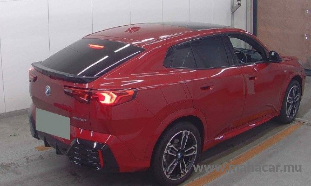 2024 BMW ix2 photo 4