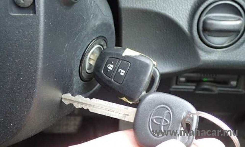 2019 Toyota Vitz photo 17