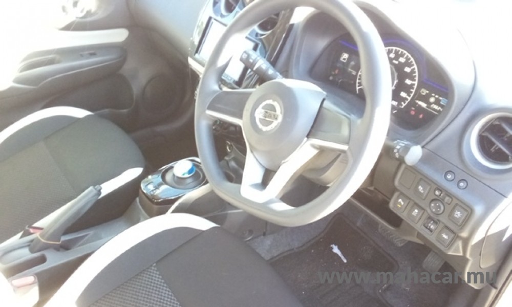 2020 Nissan NOTE E-POWER photo 5