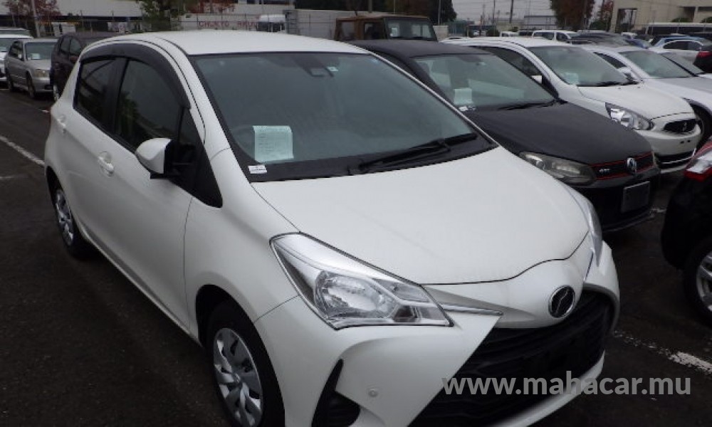 2019 Toyota Vitz photo 12