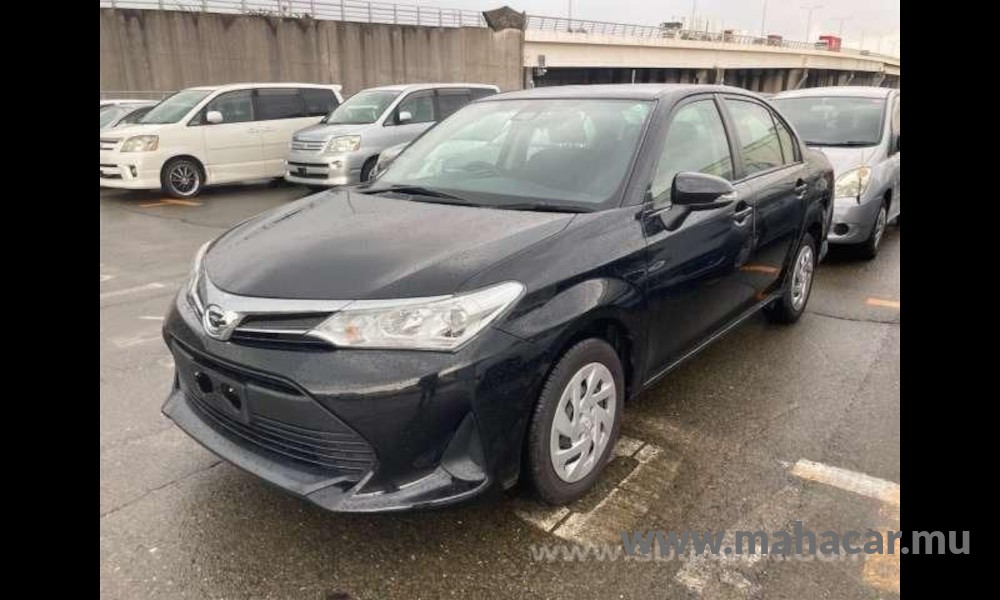 2018 Toyota Corolla Axio photo 3