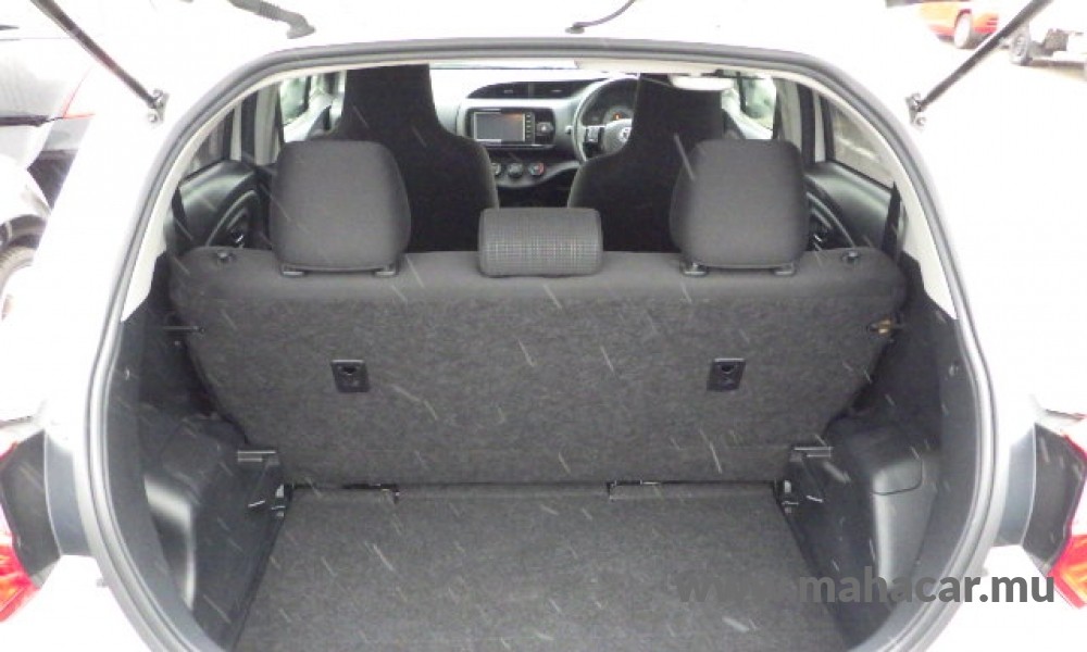 2019 Toyota Vitz photo 4