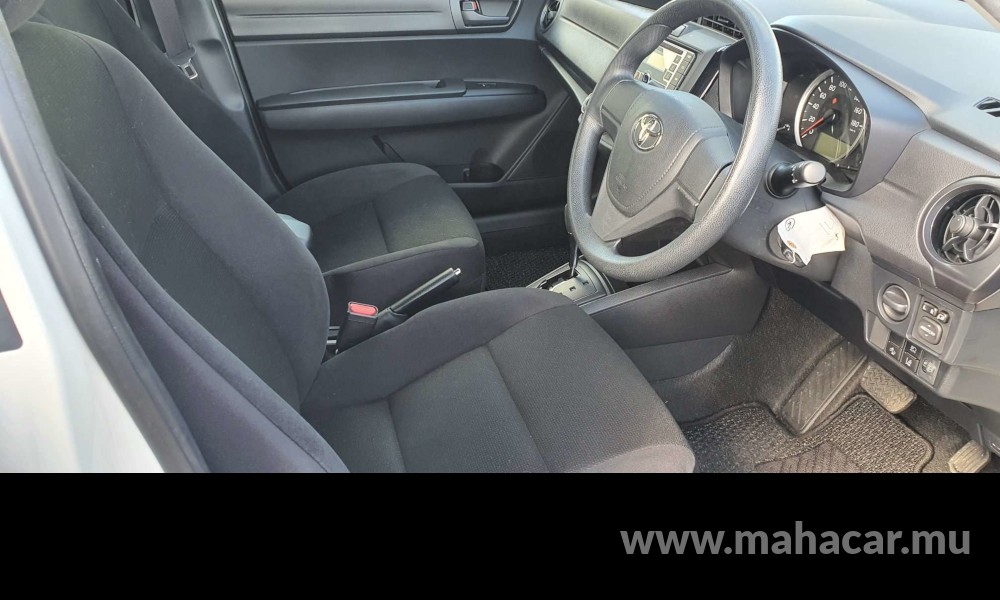 2019 Toyota Corolla Axio photo 12