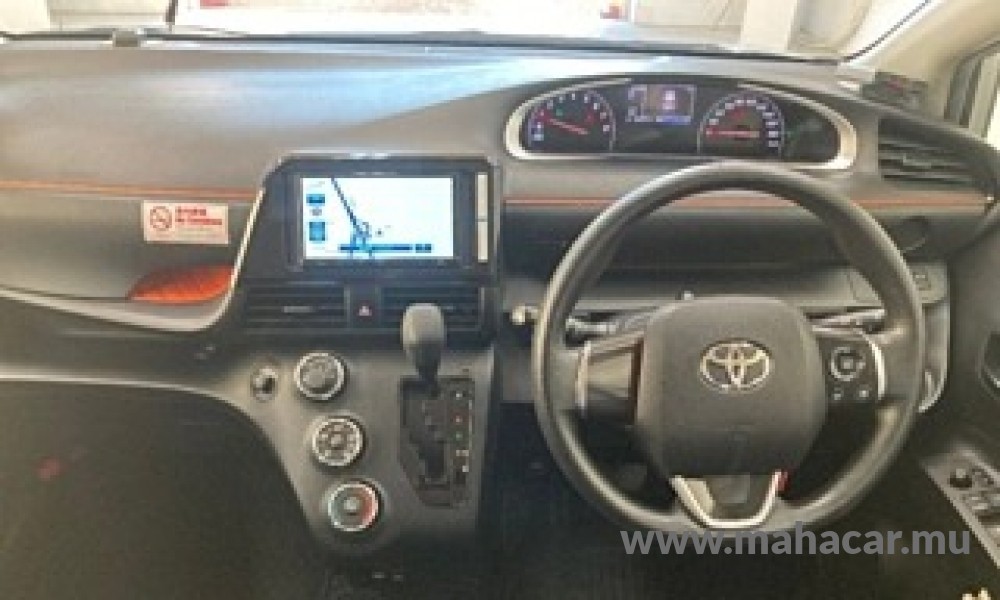 2022 Toyota Sienta photo 3