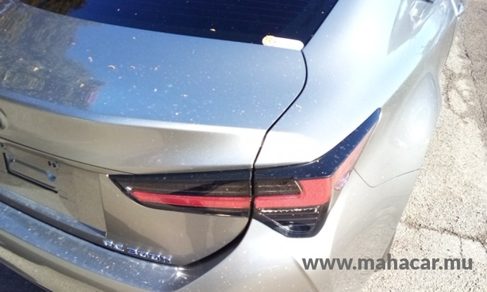2021 Toyota LEXUS photo 16
