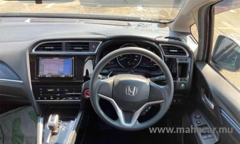 2019 Honda SHUTTLE HYBRID photo 6
