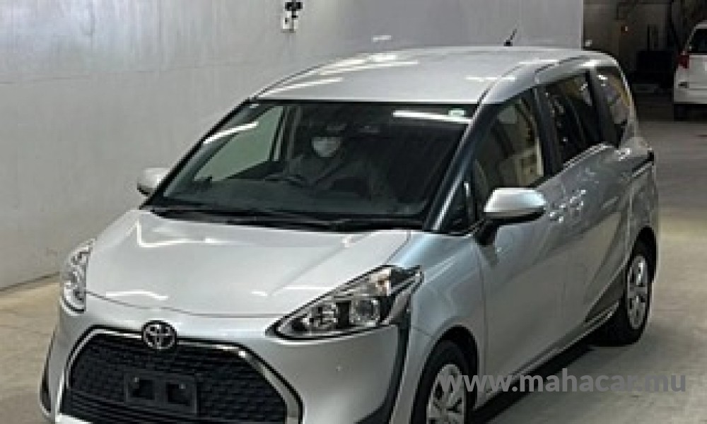 2022 Toyota Sienta, Silver