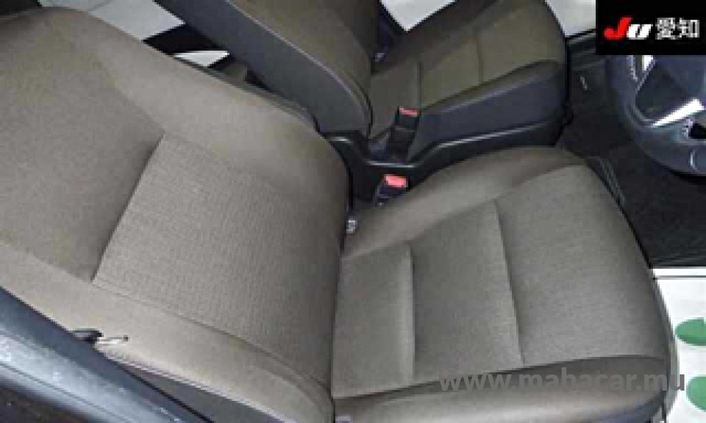 2021 Toyota Sienta Hybrid photo 5