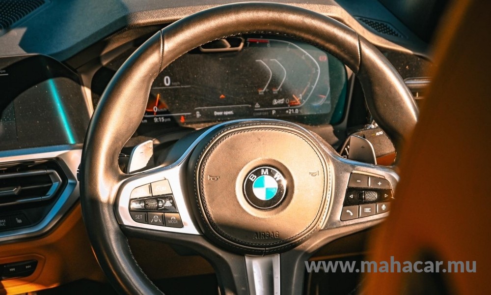 2020 BMW 330i photo 7