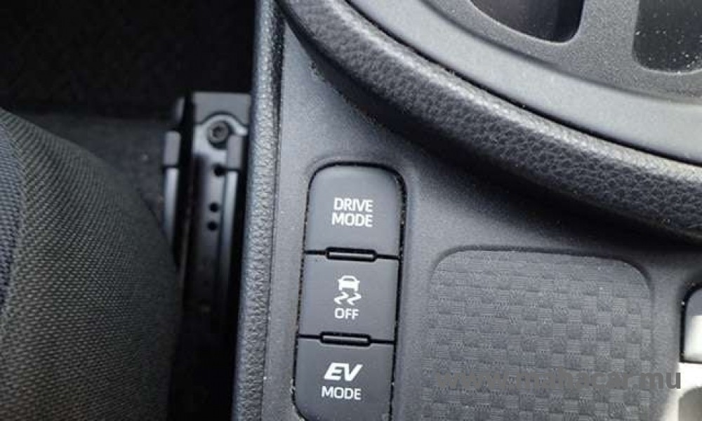 2022 Toyota Yaris Cross Hybrid photo 10