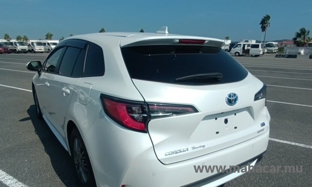 2023 Toyota Corolla Touring Hybrid photo 2