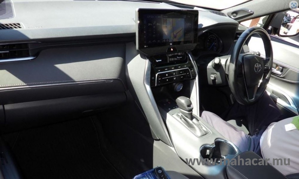 2021 Toyota Harrier photo 4