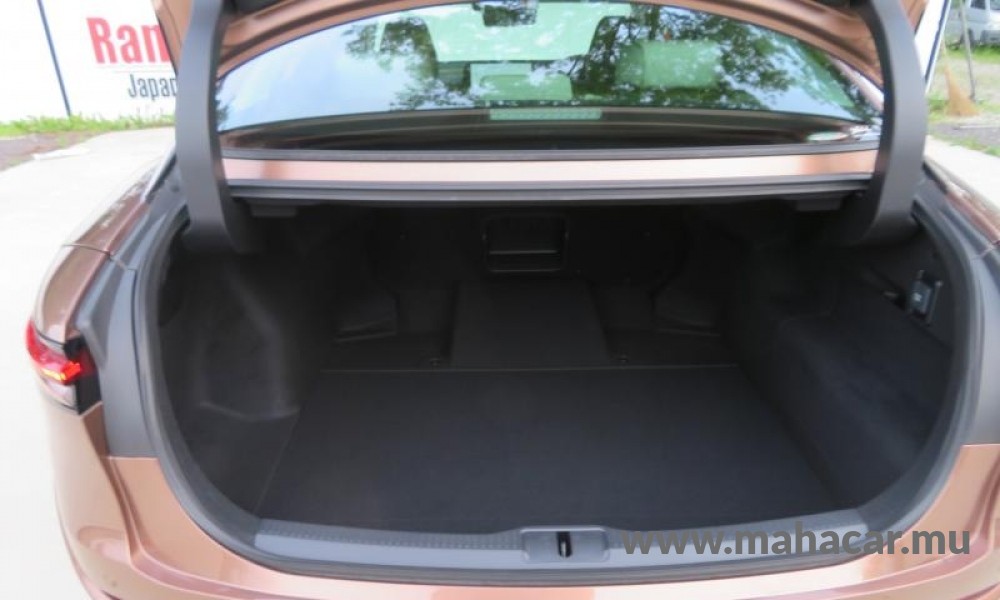 2023 Toyota Crown photo 12