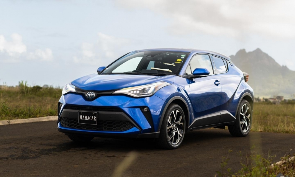 2020 Toyota CHR HYBRID photo 3