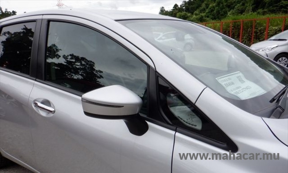 2019 Nissan NOTE E-POWER photo 6