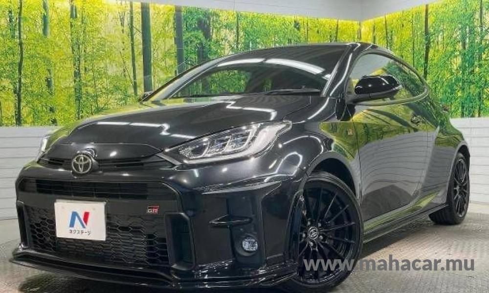 2022 Toyota Yaris GR, Black